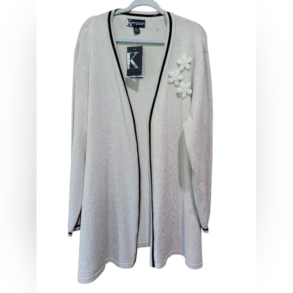 Women's Elegant Cream Cardigan - Picture 2 of 12